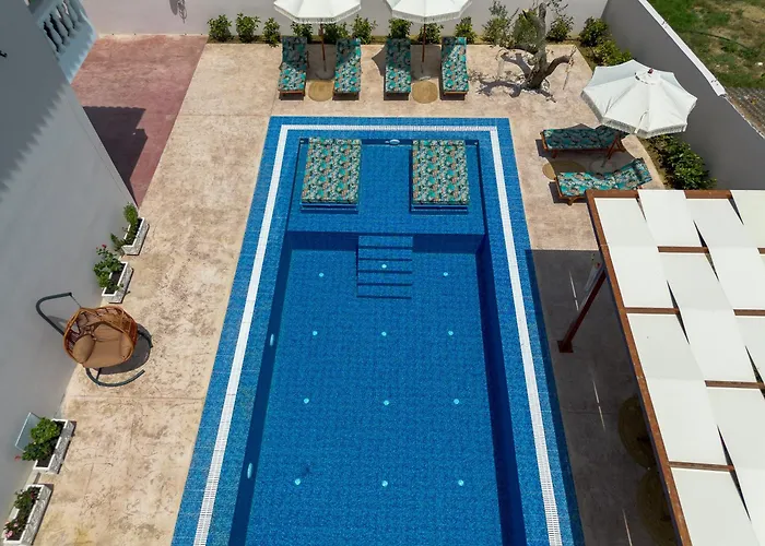 Loula\'S Villa